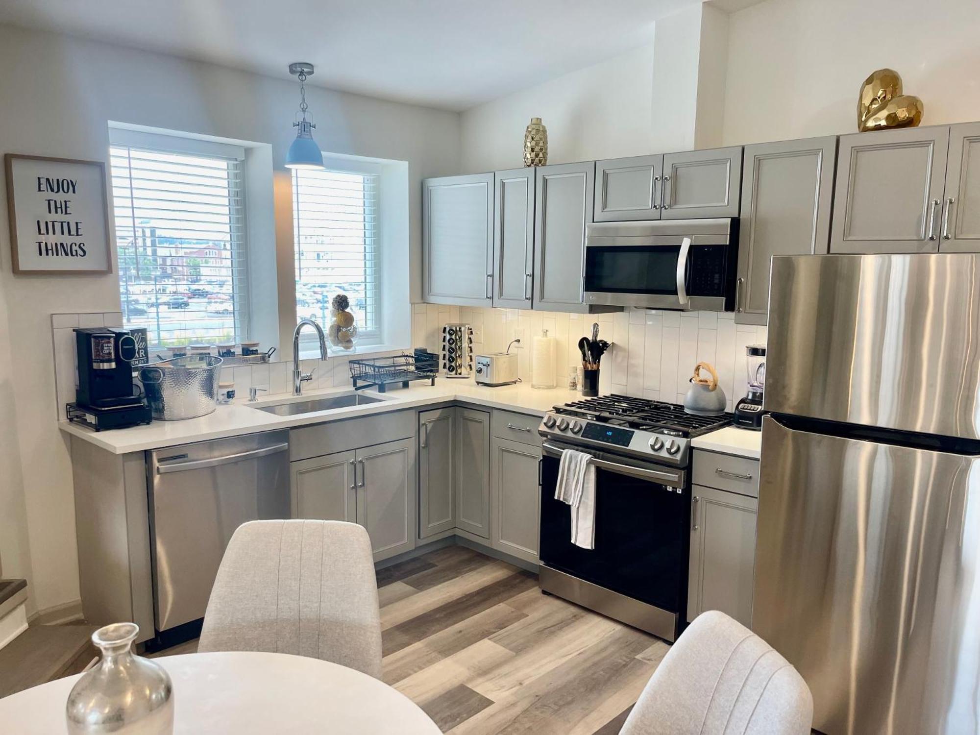 Modern Fully Renovated Suite & Loft In Downtown טרנטון מראה חיצוני תמונה