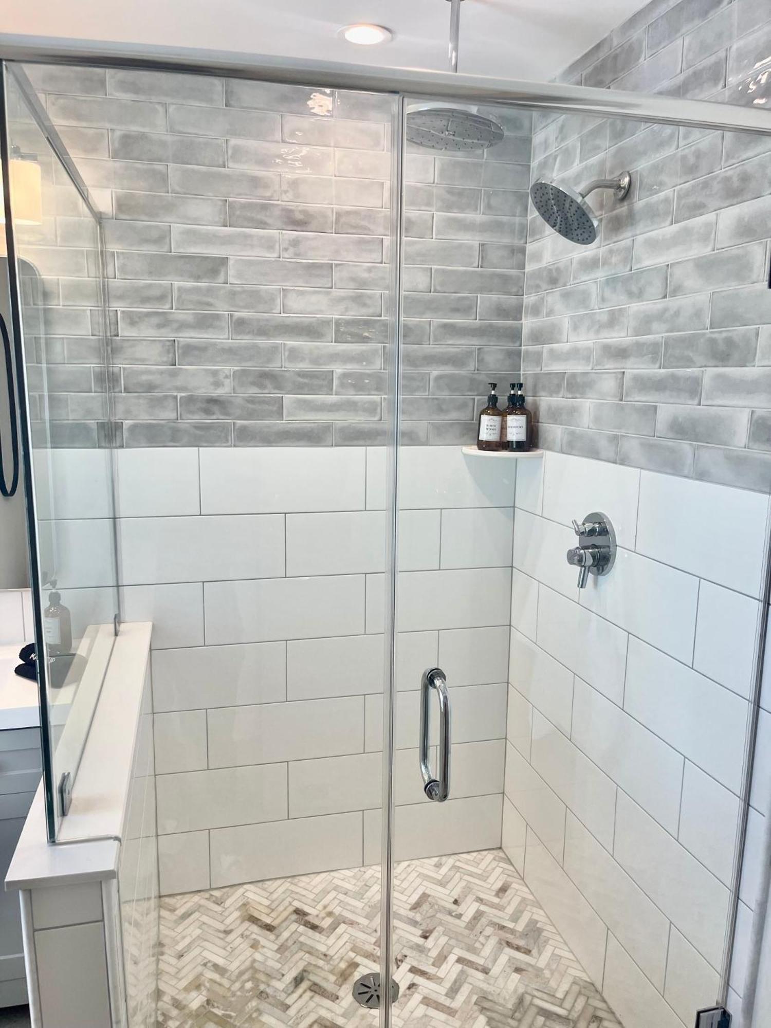 Modern Fully Renovated Suite & Loft In Downtown טרנטון מראה חיצוני תמונה