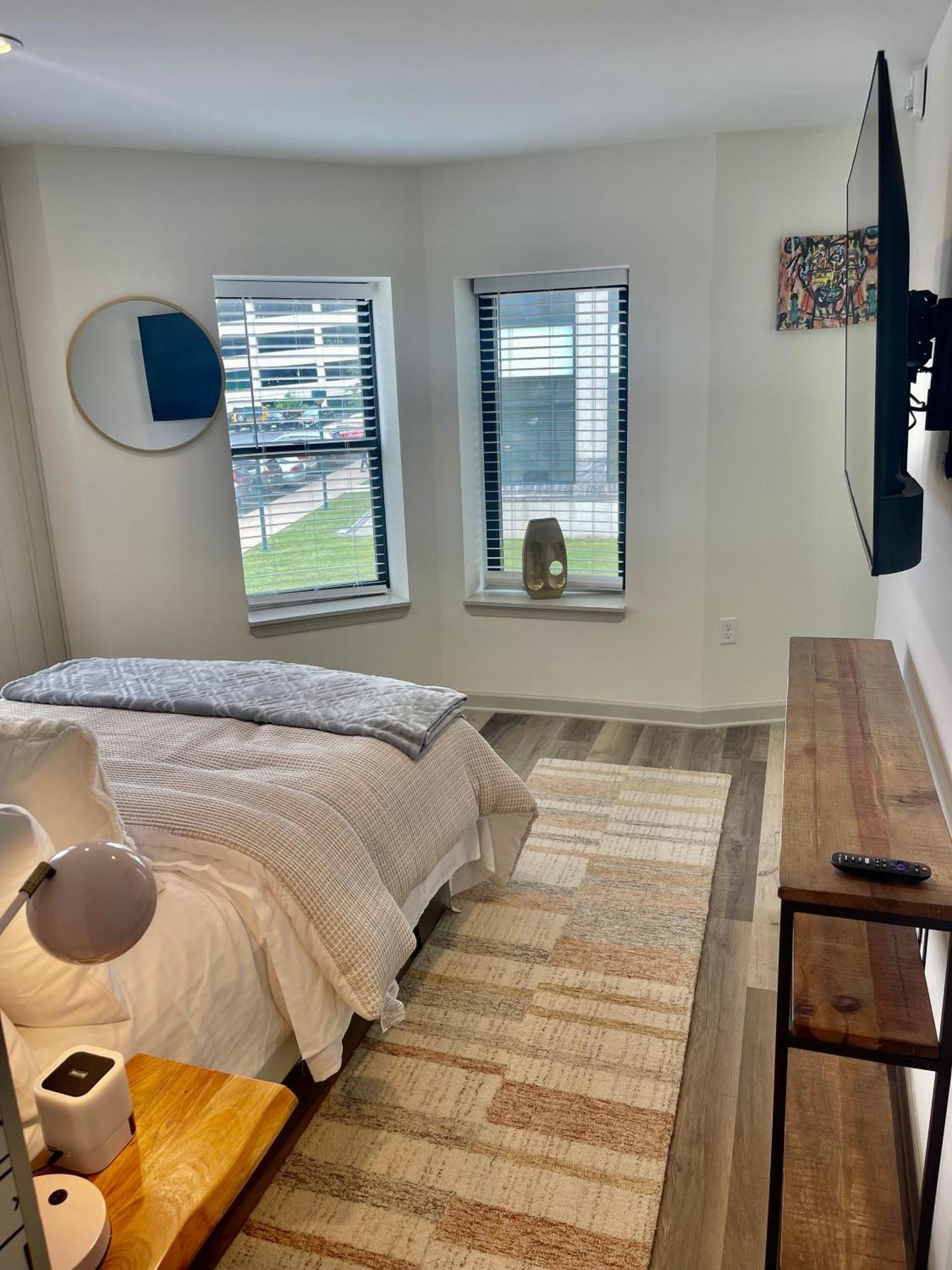Modern Fully Renovated Suite & Loft In Downtown טרנטון חדר תמונה